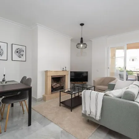 Senorio De Aloha 2 Bedroom Within Walking Distance To Puerto Banus Apartment *