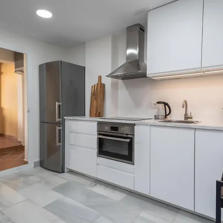 Apartment Senorio De Aloha 2 Bedroom Within Walking Distance To Puerto Banus Marbella