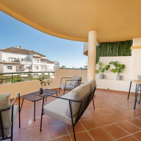 Senorio De Aloha 2 Bedroom Within Walking Distance To Puerto Banus Apartment *