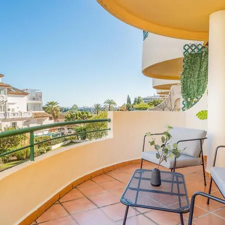 Senorio De Aloha 2 Bedroom Within Walking Distance To Puerto Banus * 마르베야