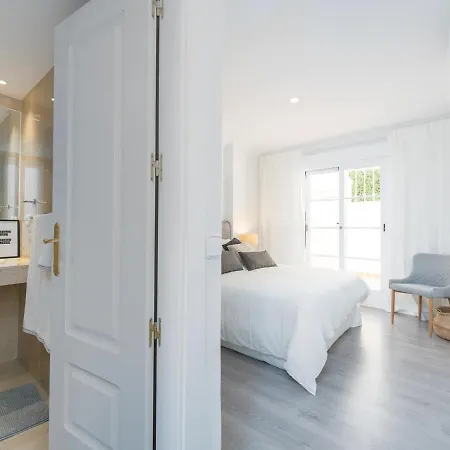 Senorio De Aloha 2 Bedroom Within Walking Distance To Puerto Banus Apartment *