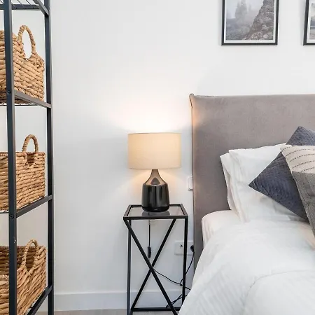 Senorio De Aloha 2 Bedroom Within Walking Distance To Puerto Banus Apartment