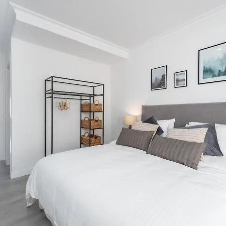 Senorio De Aloha 2 Bedroom Within Walking Distance To Puerto Banus * 마르베야