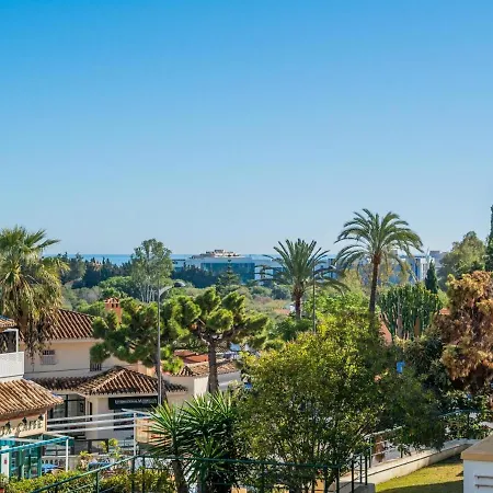 Senorio De Aloha 2 Bedroom Within Walking Distance To Puerto Banus Apartment *
