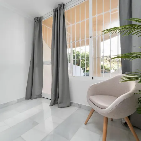 Senorio De Aloha 2 Bedroom Within Walking Distance To Puerto Banus Marbella