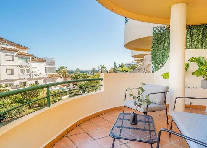Senorio De Aloha 2 Bedroom Within Walking Distance To Puerto Banus * 마르베야