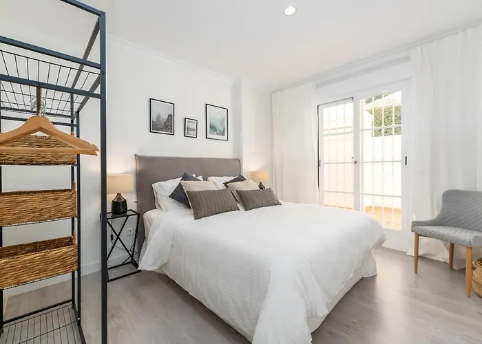 Senorio De Aloha 2 Bedroom Within Walking Distance To Puerto Banus 아파트 *
