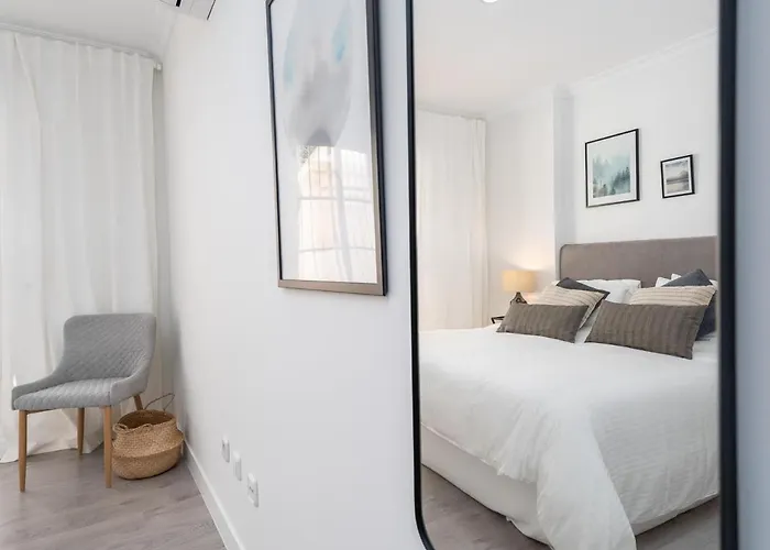 Senorio De Aloha 2 Bedroom Within Walking Distance To Puerto Banus 아파트 *